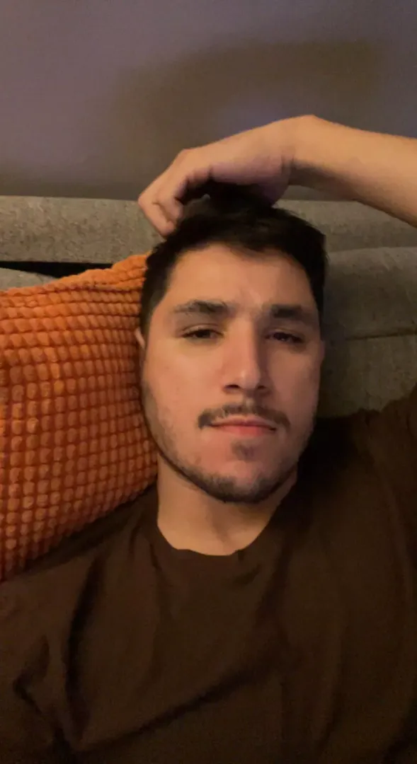 27 straight curious for other straight of curious guys who show face. Snap me bro sc BURLINST