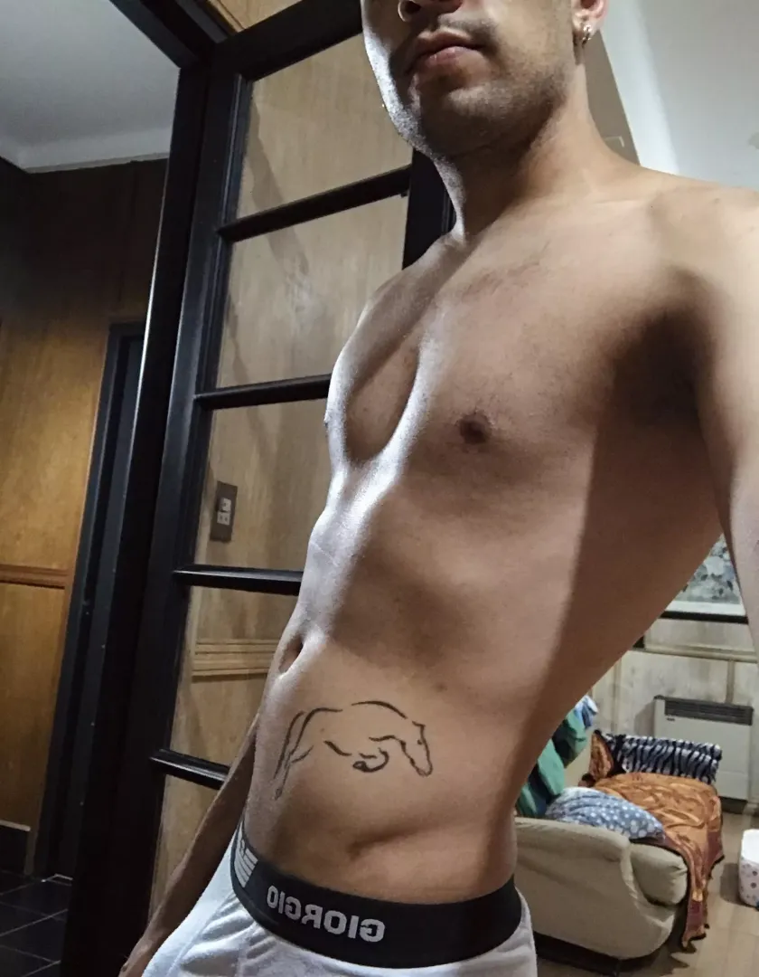 27yo looking for a jerk buddy to have some fun also into long term