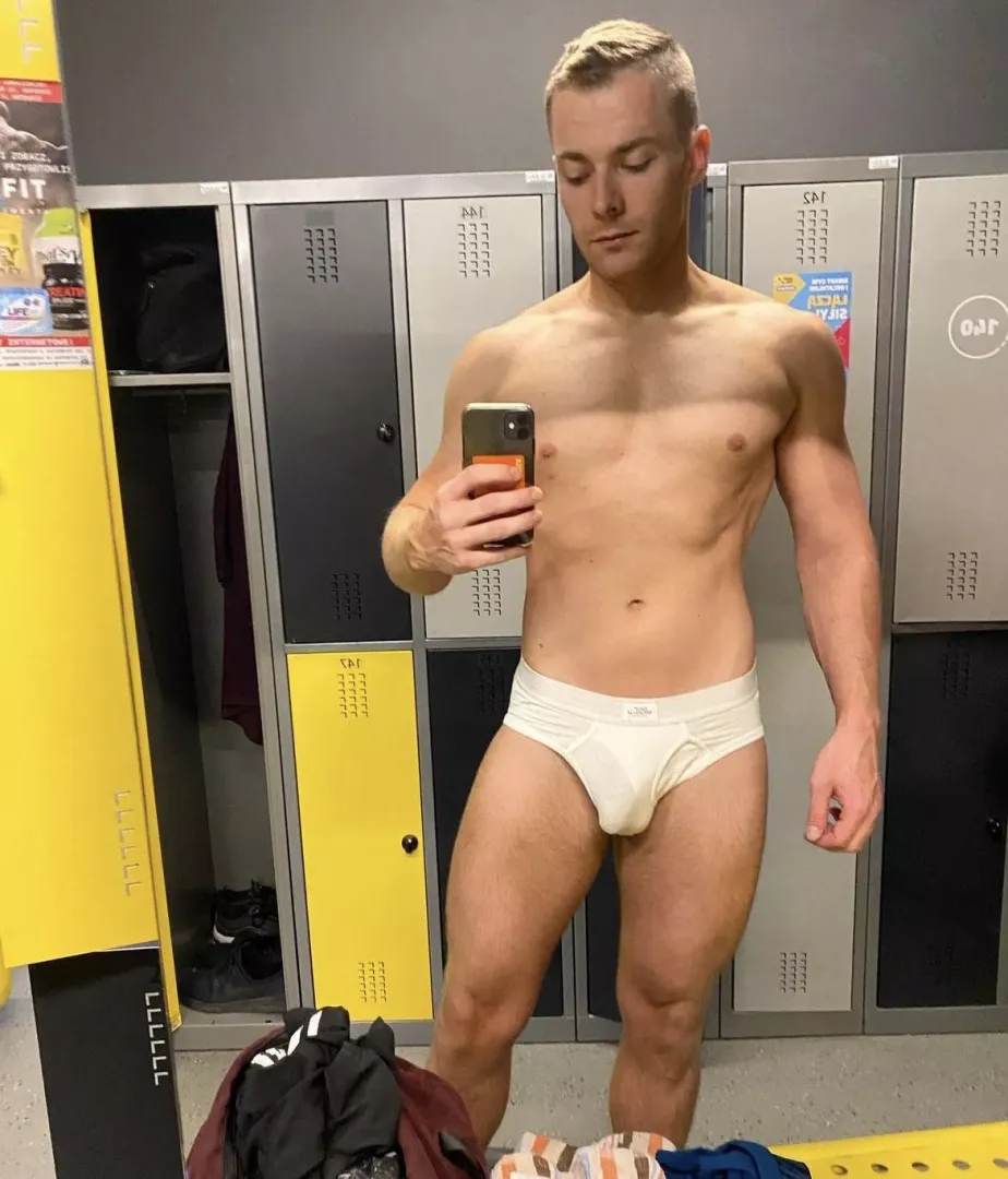 [28] Any gym buddy?