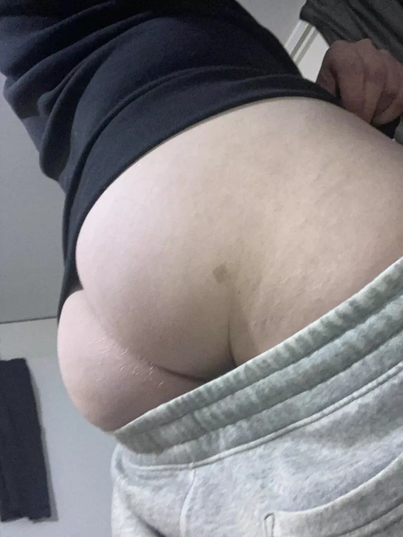 28 bottom uk for a big dick dm Open :)