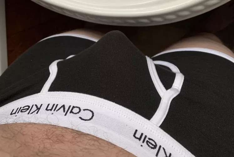 28 m lads where you put in public and we can see this waist bad outs jaws drop, or is it just me lads?
