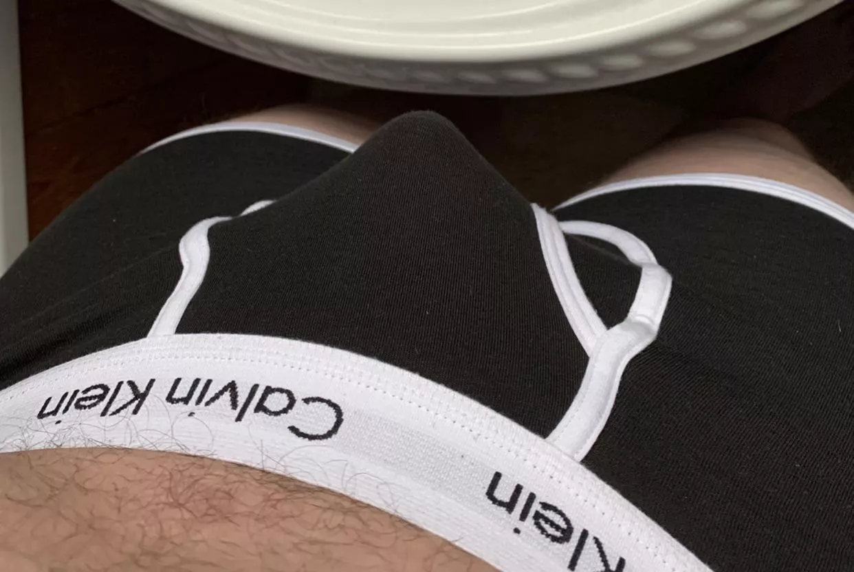 28 m lads where you put in public and we can see this waist bad outs jaws drop, or is it just me lads?