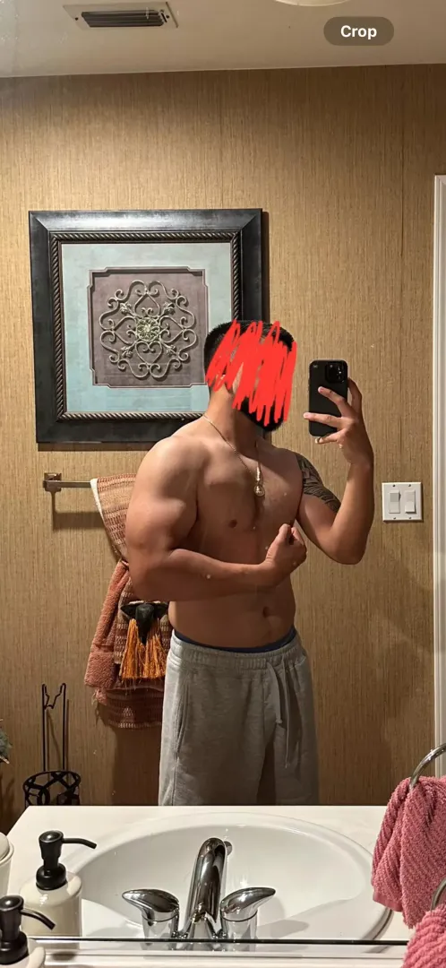 28 M Latino (M4A) 