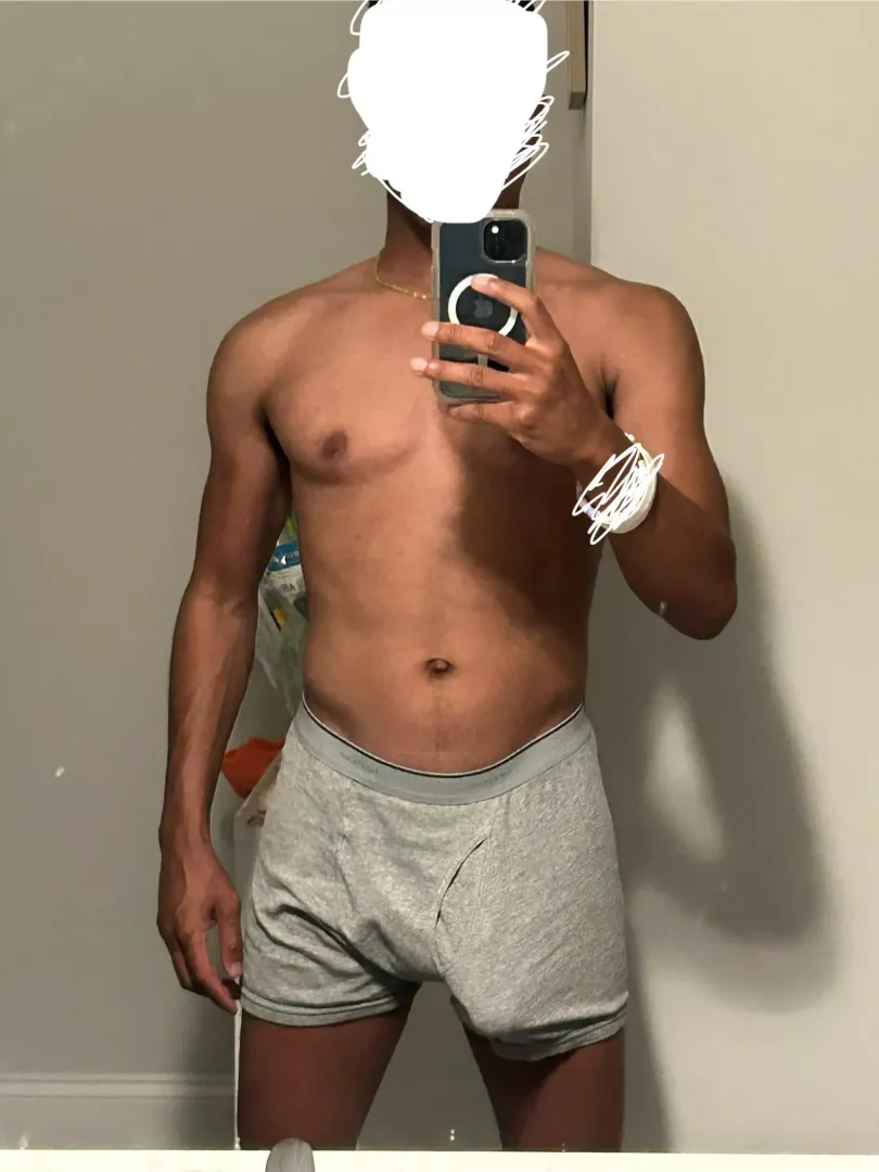 28 M4F