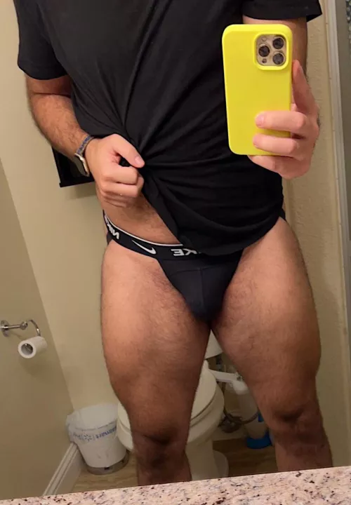 29 HMU if you love some fat ass in a jock