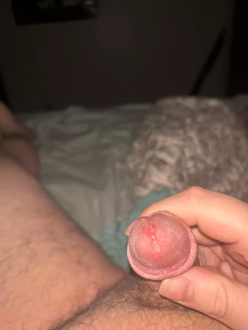 29 I’m edging my little cock tonight 