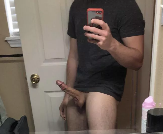 29. Looking for other 18+ hung bros. Snap asktaxquestions