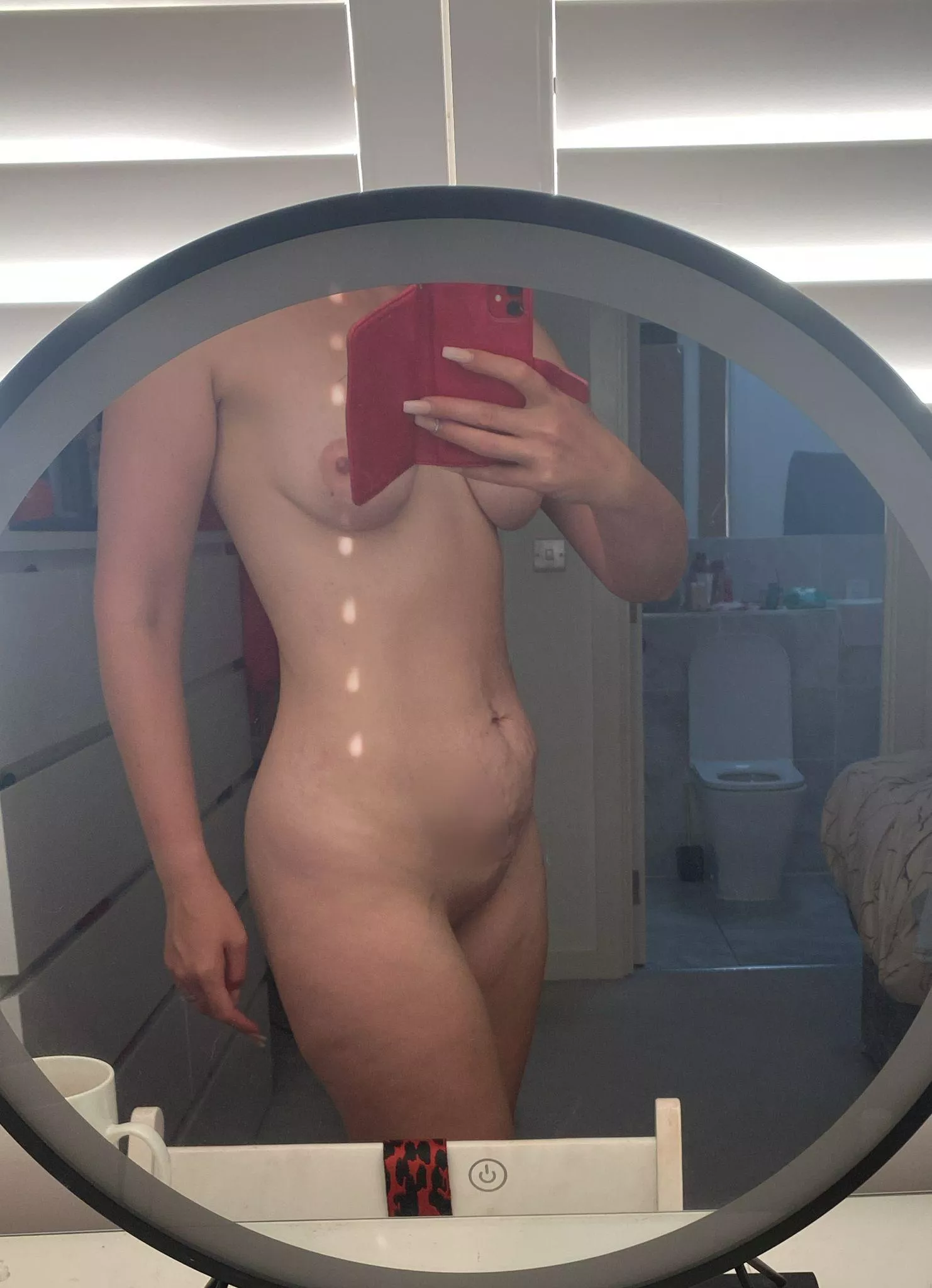 29 year old from the UK . How do I look after having 2 children ? F29 5'10 145llb 