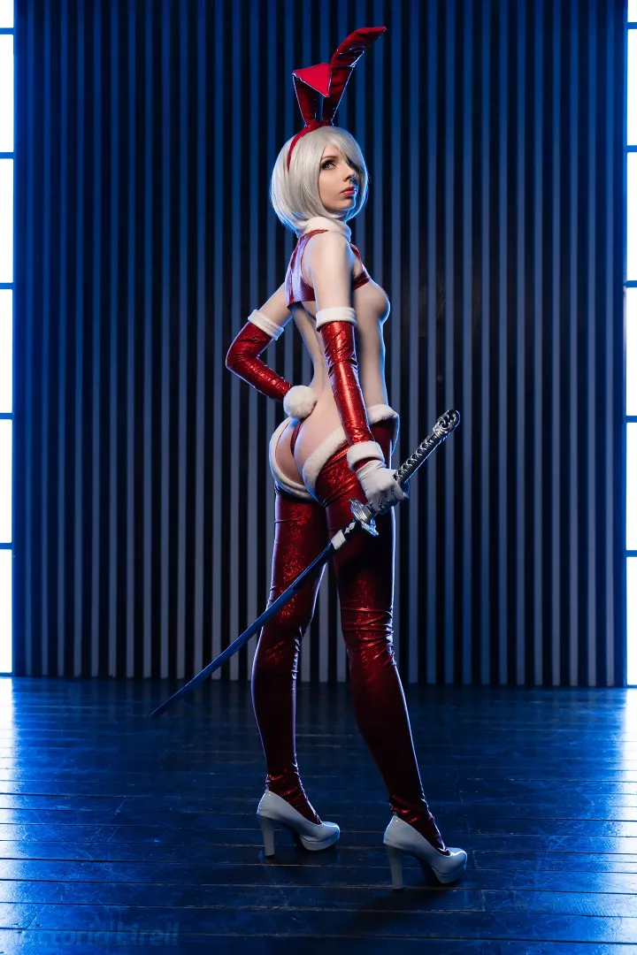 2B Christmas bunny by Victoria Lirell