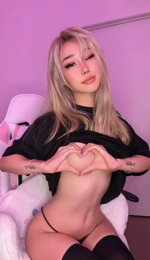 <3
