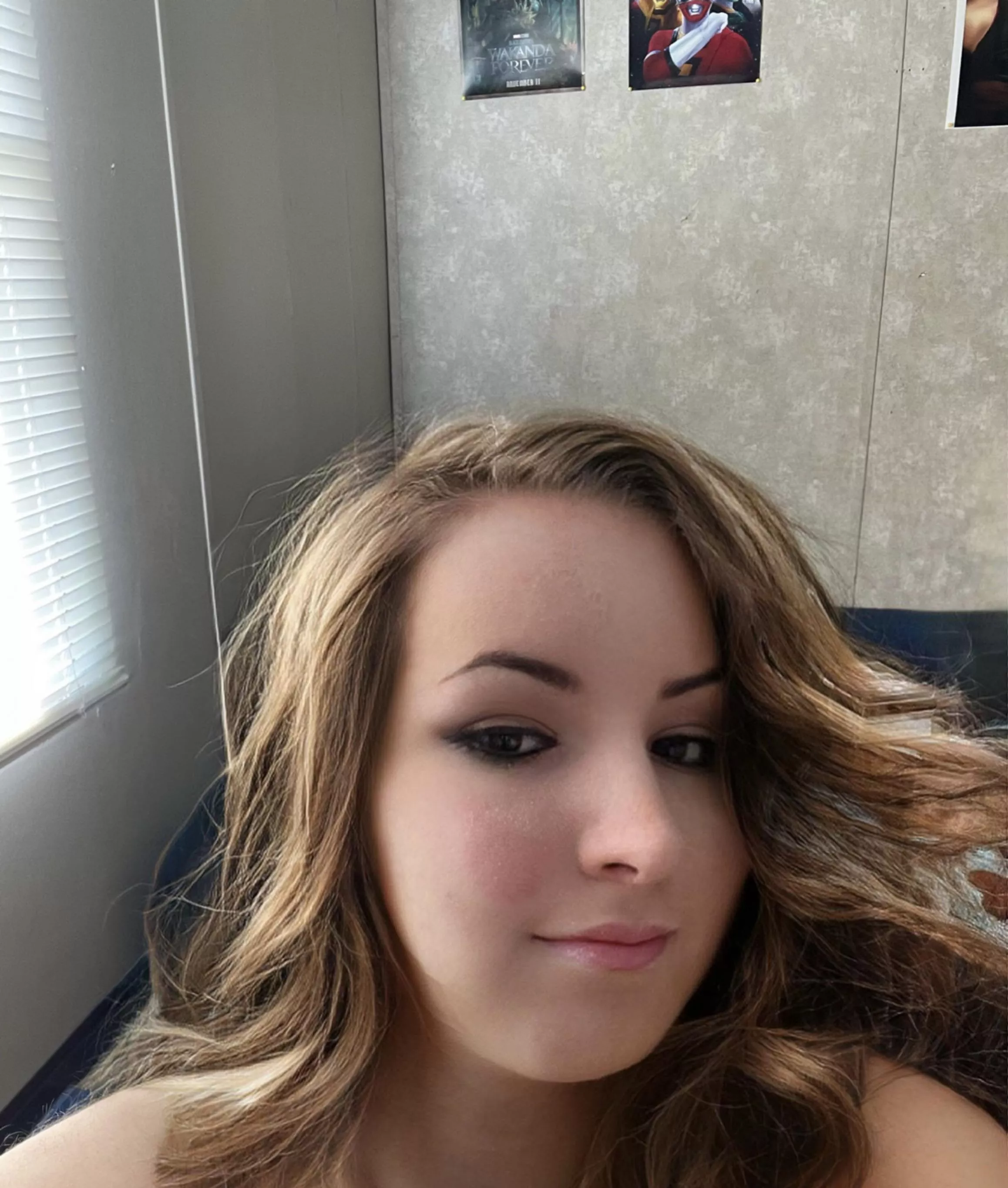 <3