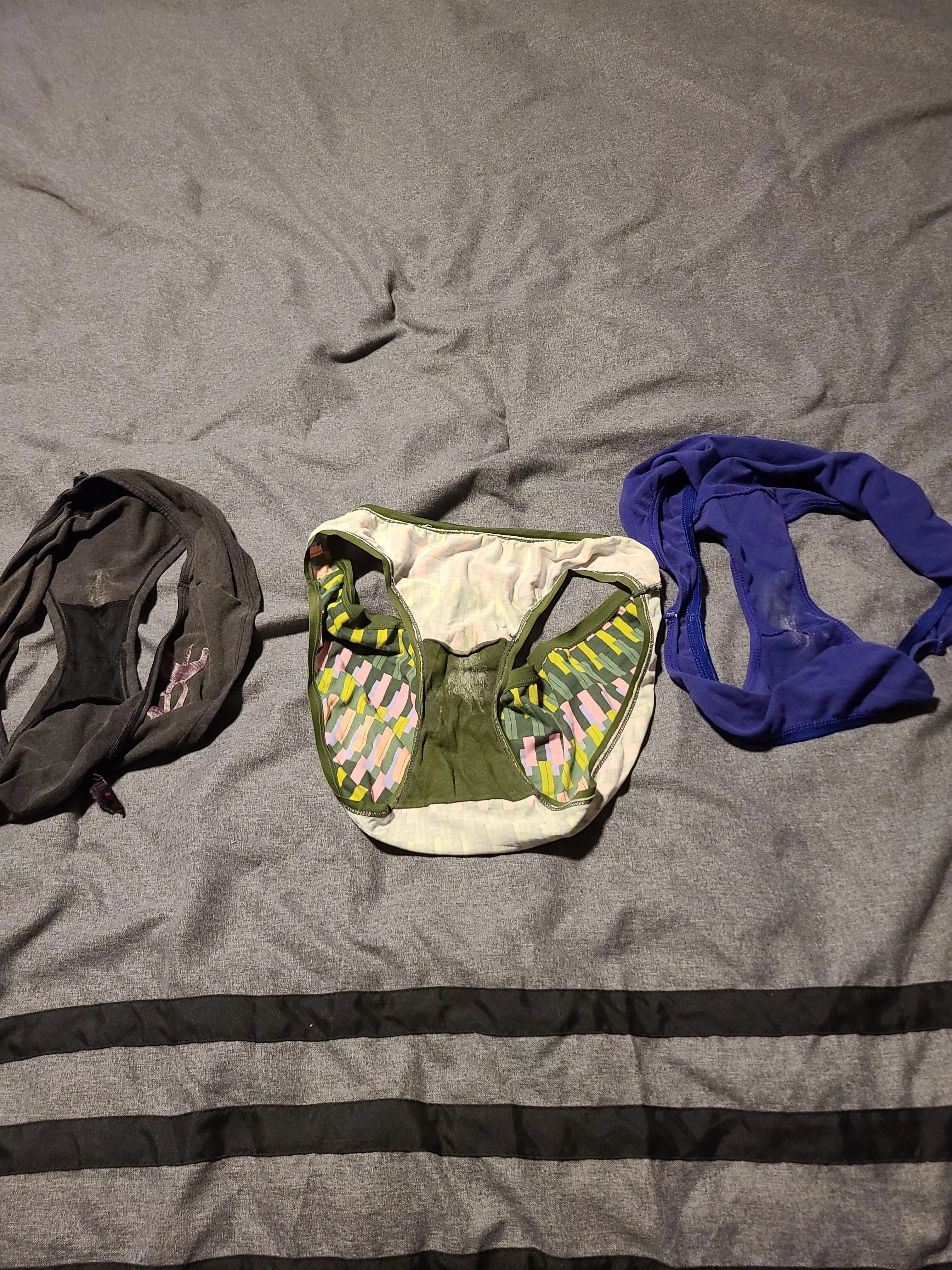3 bikini panties nice a dirty and smelly!