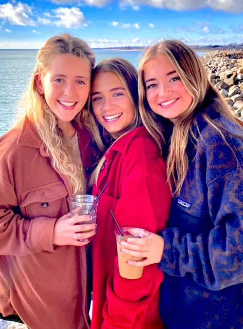 3 blondes