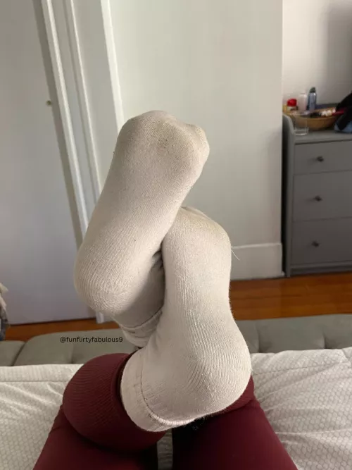 3 days at the gym in these, help me massage them ☺️