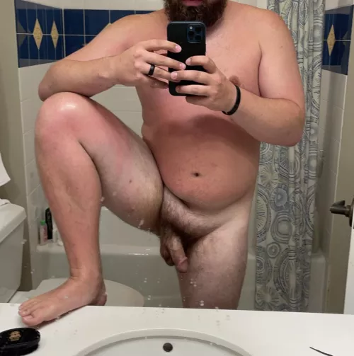 30 M 6ft 225lb I’m not a fan of how my body looks and super insecure about penis size!
