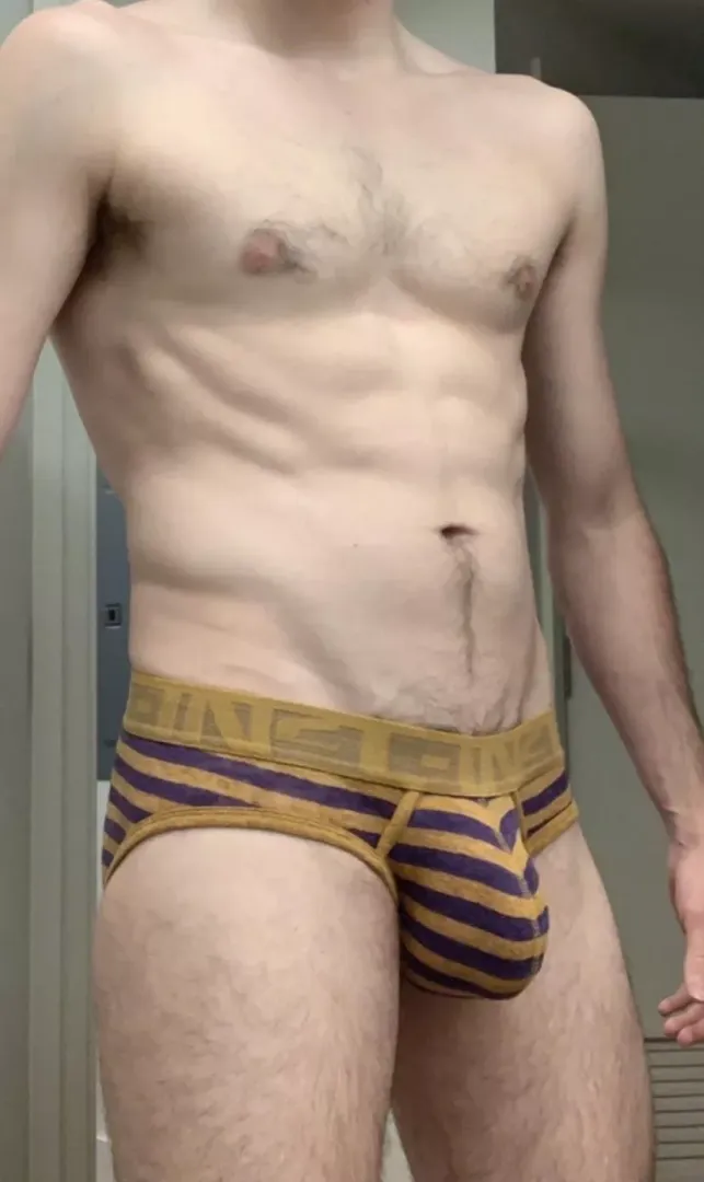 30 M hung, let’s see who’s bigger. Doubt you are. DMs open