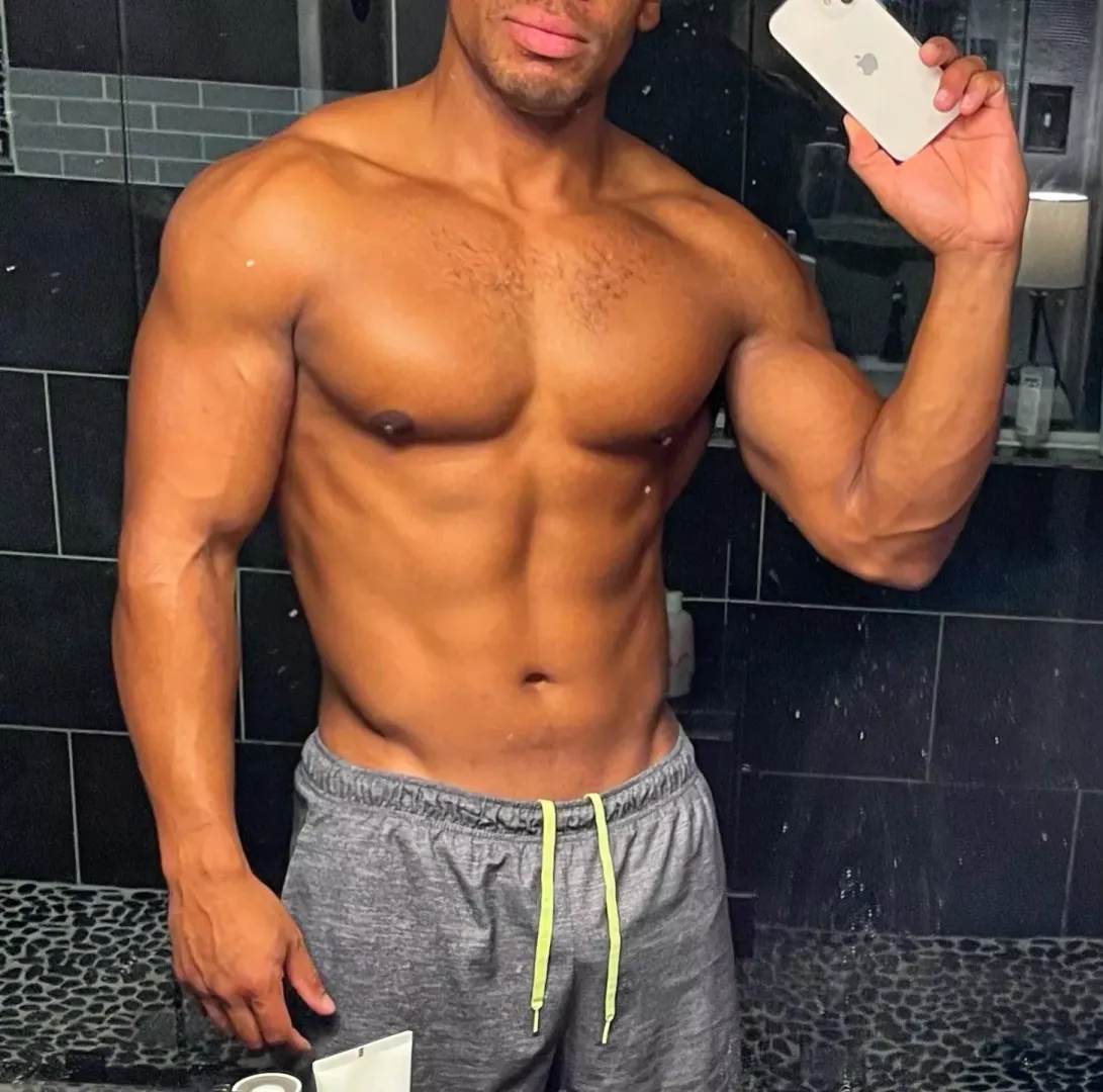30M - Experienced hung BBC bull. Tantric massages provided 🙌🏽
