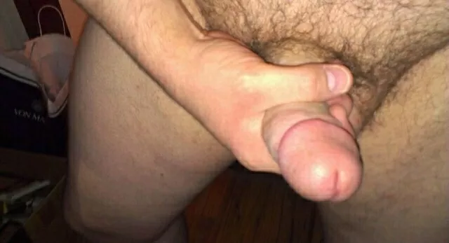 31 bi daddy with a thick cock, huge balls, and dad bod. Looking for younger twinks to play with. Verbal face live +++. DM me because my add feature isnt working and I'll add you.