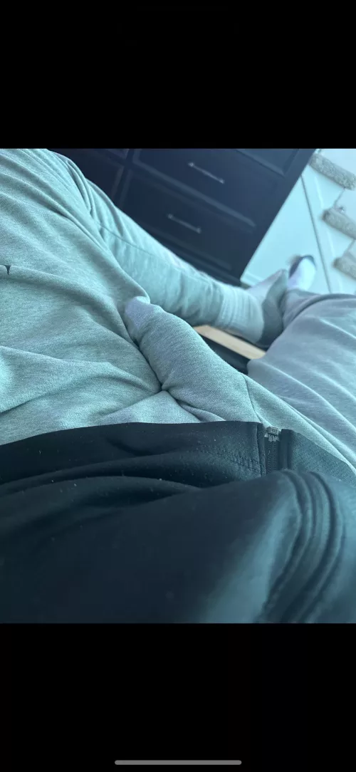 31[m] gosh grey sweatpants are pretty revealing