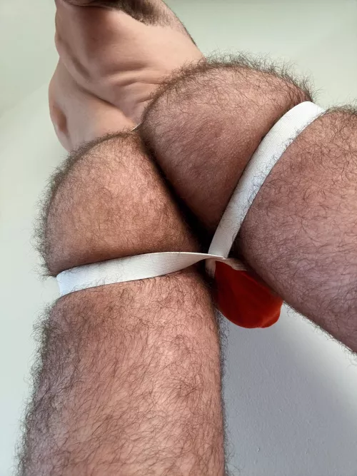 [32] Could really use a pounding. Any takers?