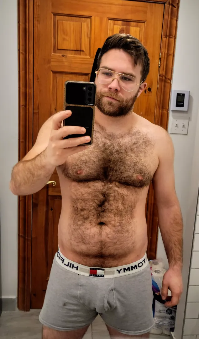[32] Don't mind the bed hair.