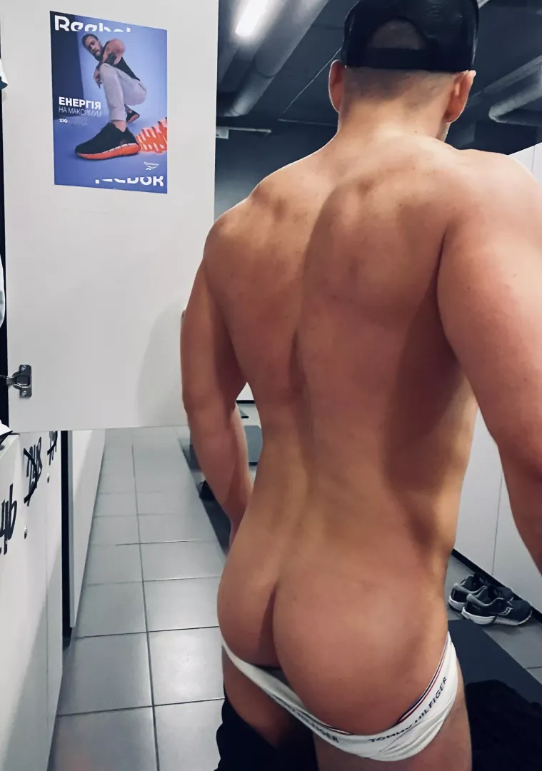 (32) Have you ever tried something in the gym?)