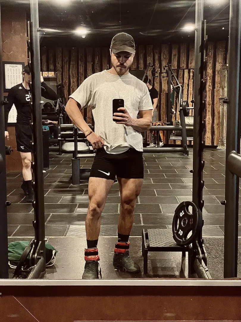 (32) Legdays are for wearing tights