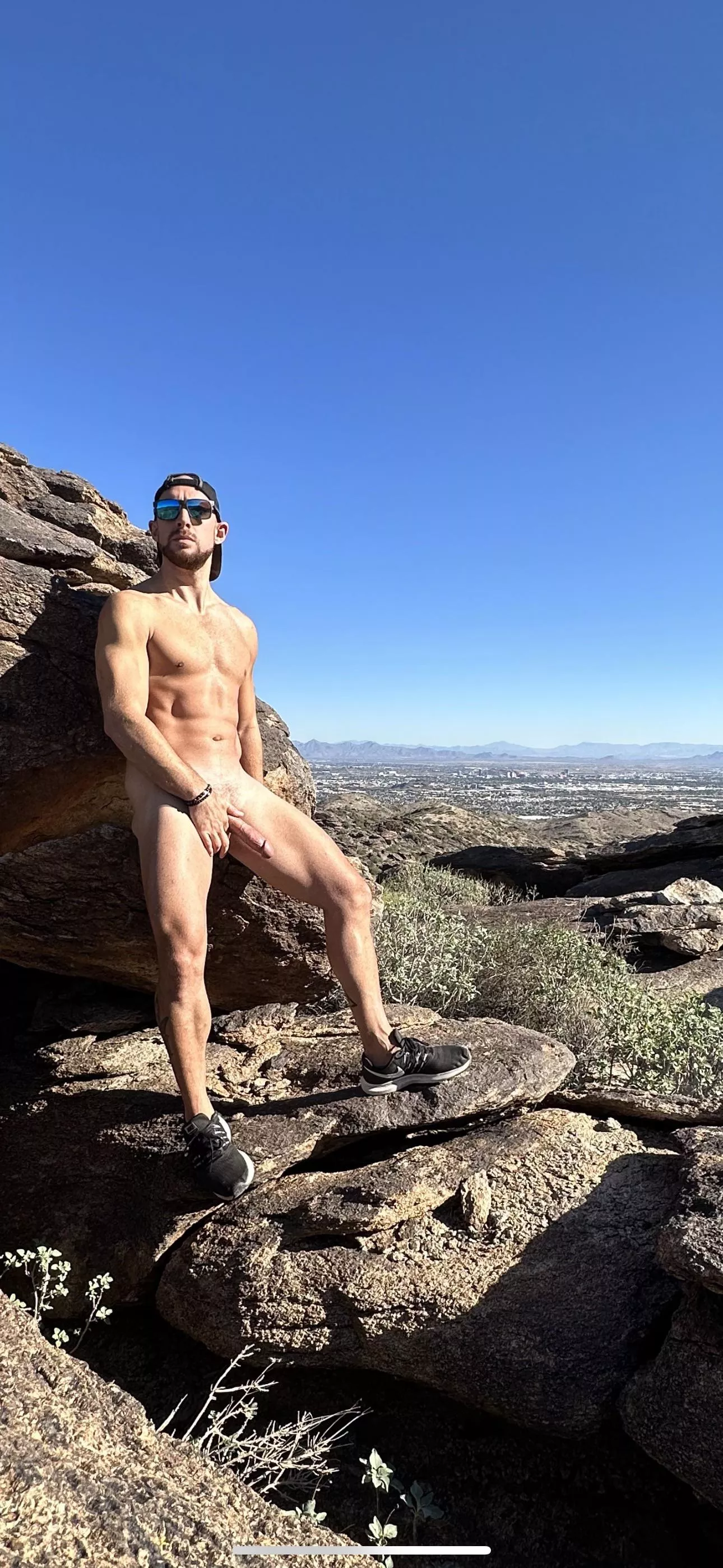 [32] - Need a hiking bro!
