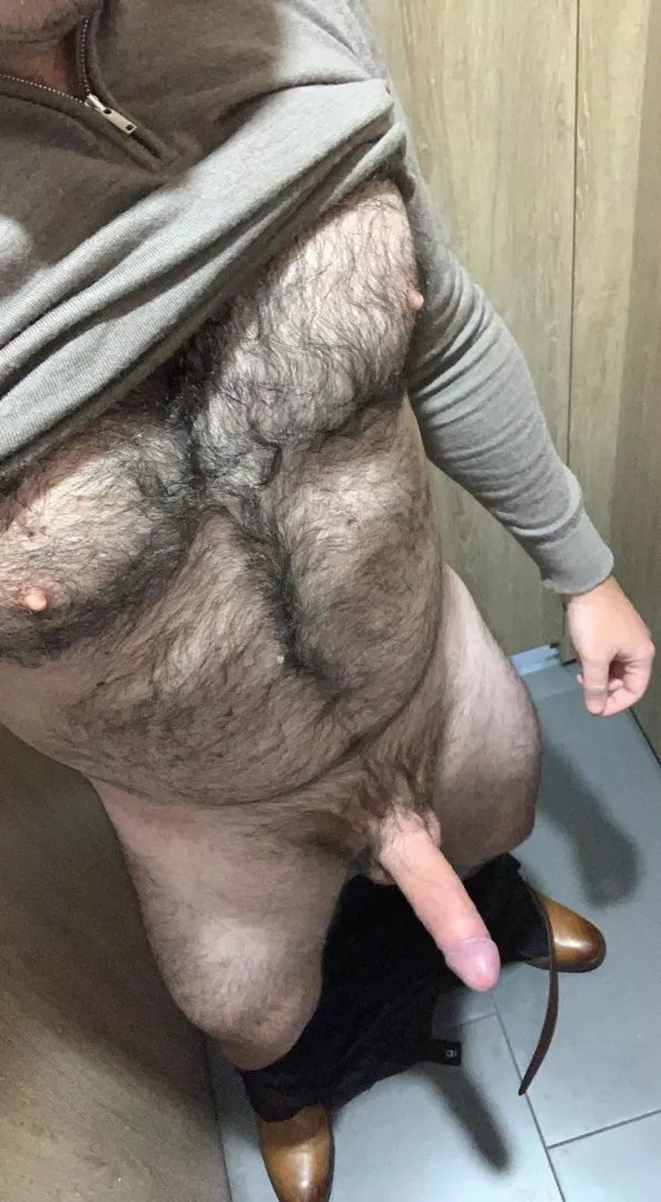 [32] sometimes at work I just need to take a break and relieve some of the depraved thoughts in my head