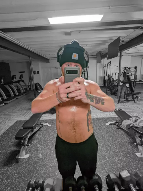 32 sweaty pu[m]p