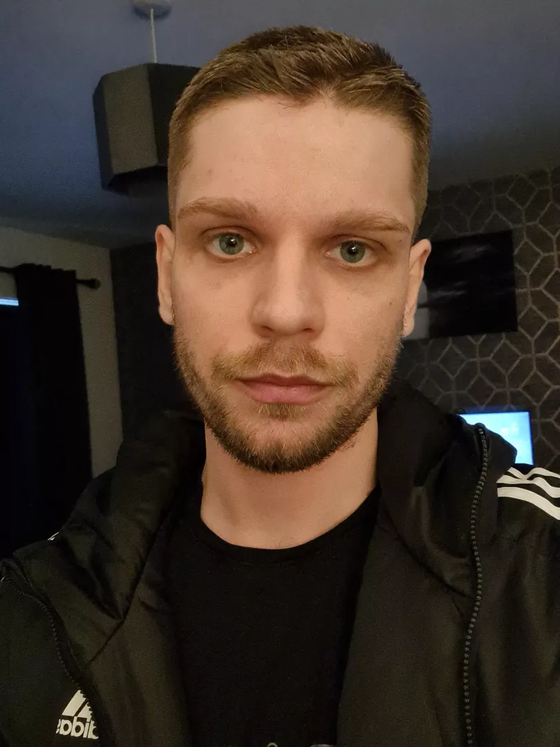 32, UK, single
