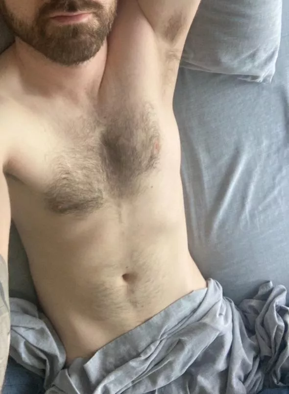 (32) Wfh today. DMs open. Long term chat buddies ++