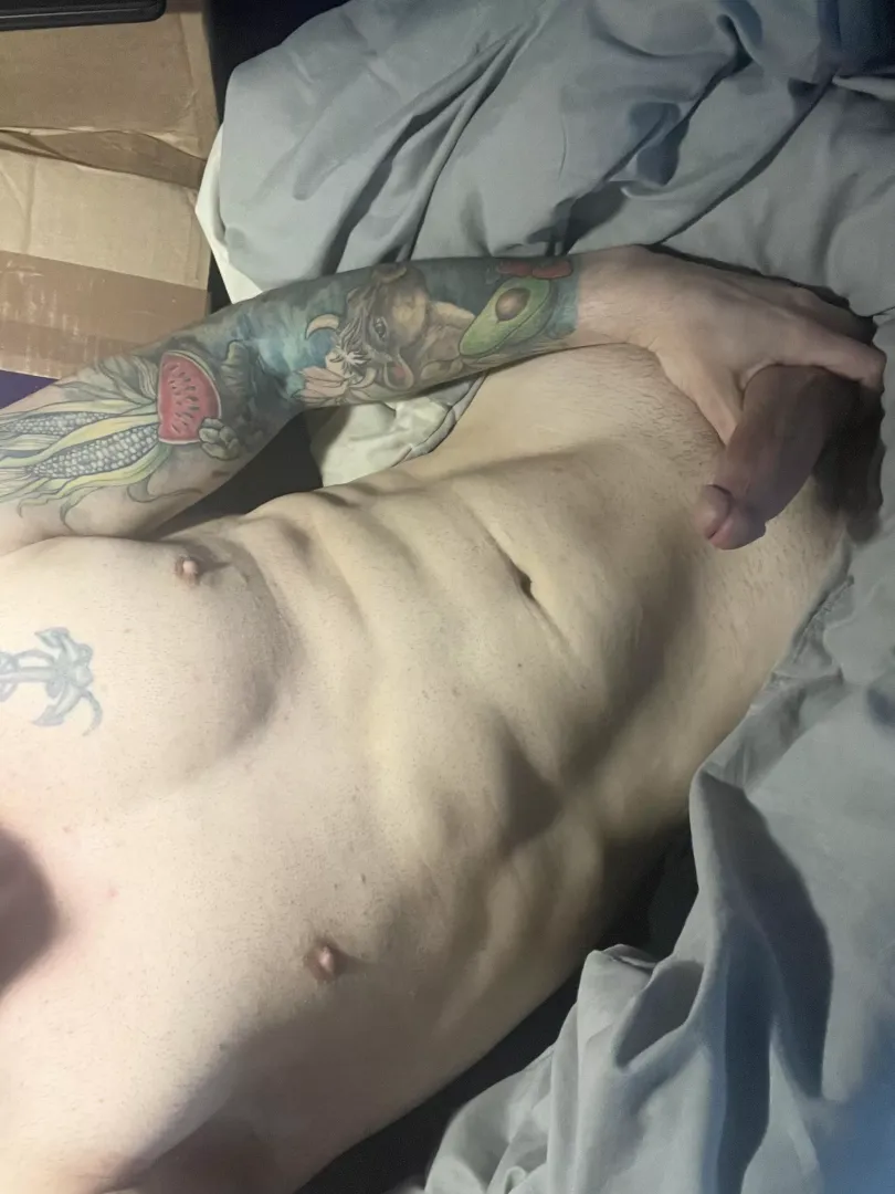 32/Cali. Hit me with a picture and snap