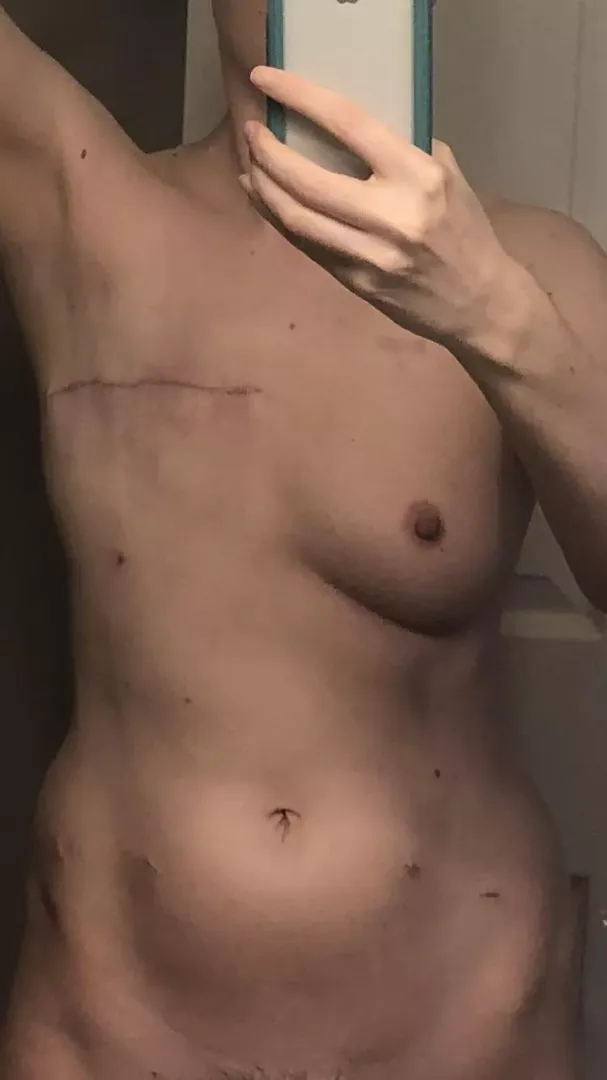 33, 125, 5’ 5”
