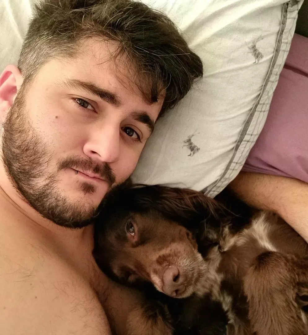 33 UK super hungover in Madrid. Trying to muster the strength to explore. Come and keep me company while I struggle in bed lol. Have a pic which is making me miss my doggo at home! 🥺