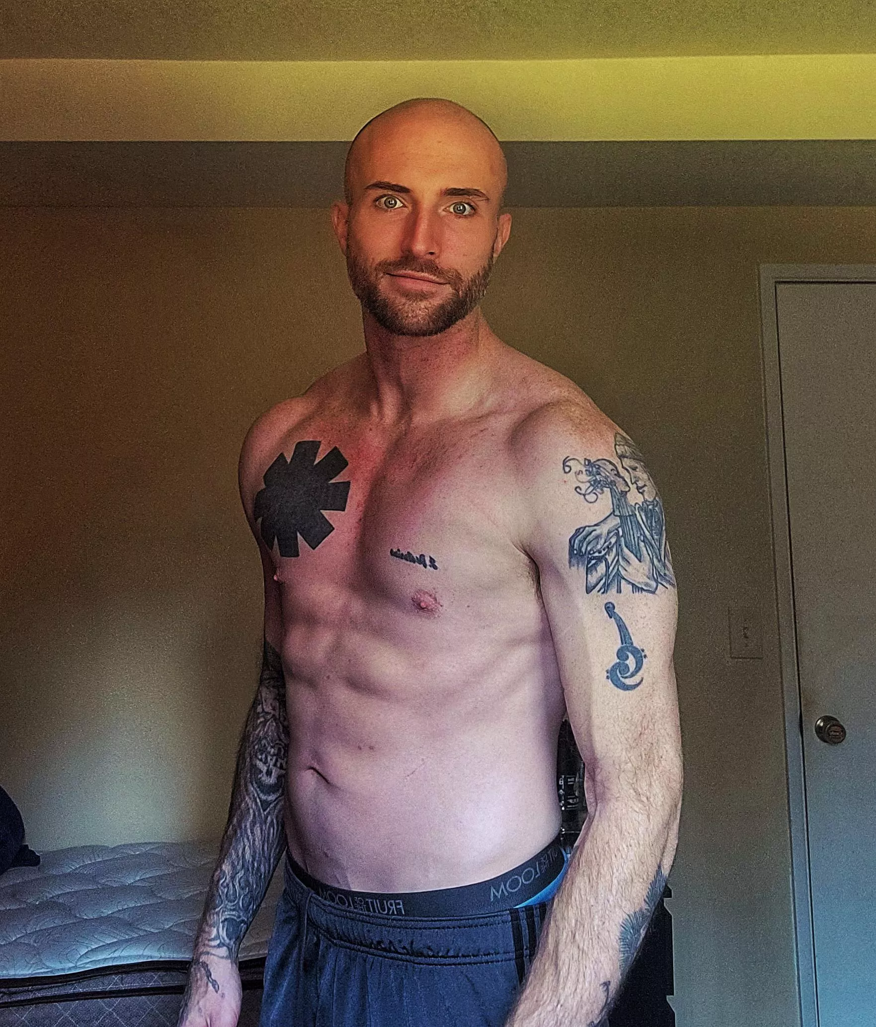[33M] 6' 2 185lbs.