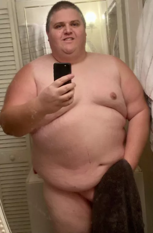 (34) chubby daddy after shower.