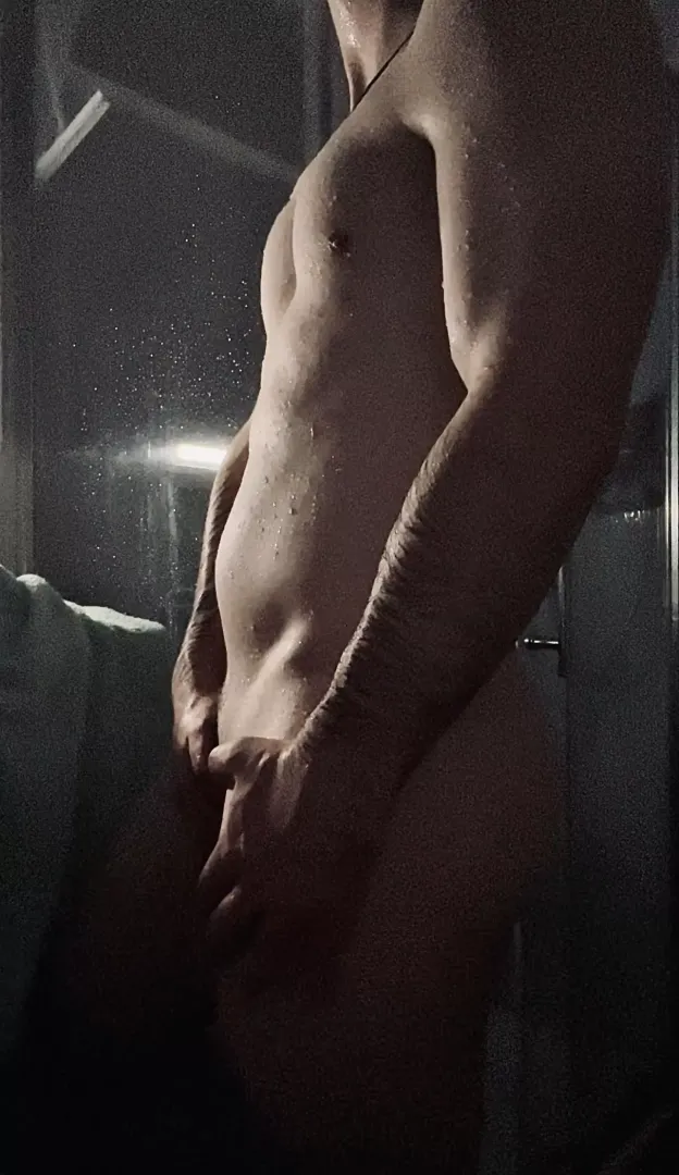 (34) love late night showers 😈