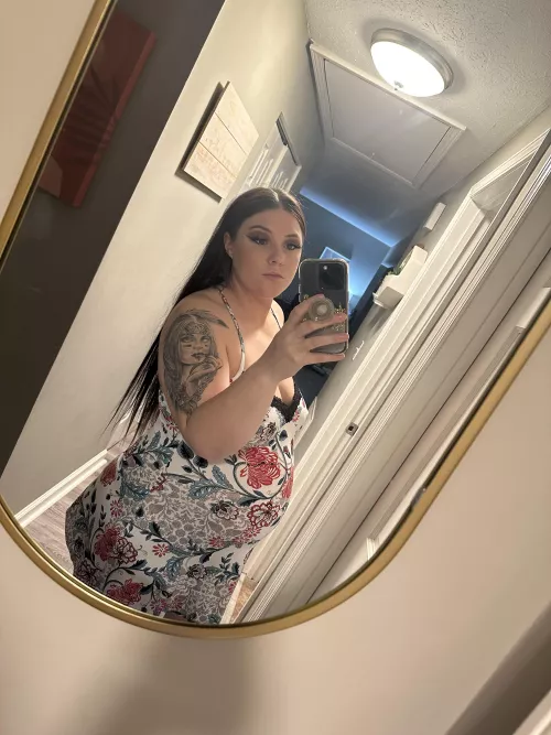 34 weeks pregnant and wanting to show off my body. Dm me
