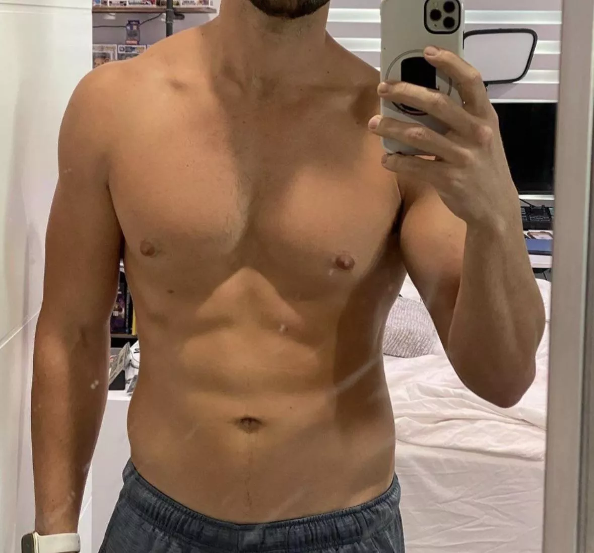 [35] bi curious, fit, chill bro