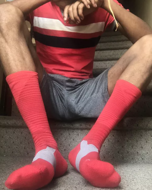 (35) Red Elites 