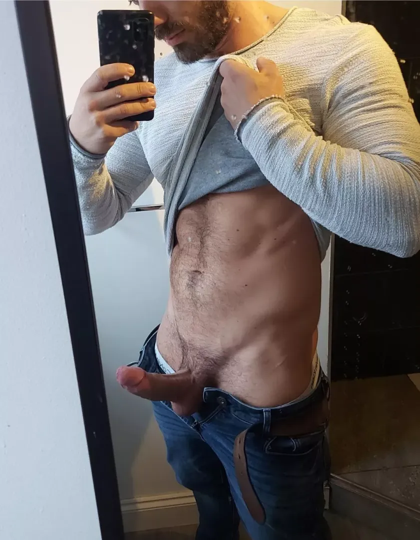 (35) What are you gonna kiss first?