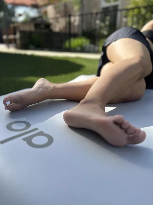 35 year old neglected wife looking to capture your attention!