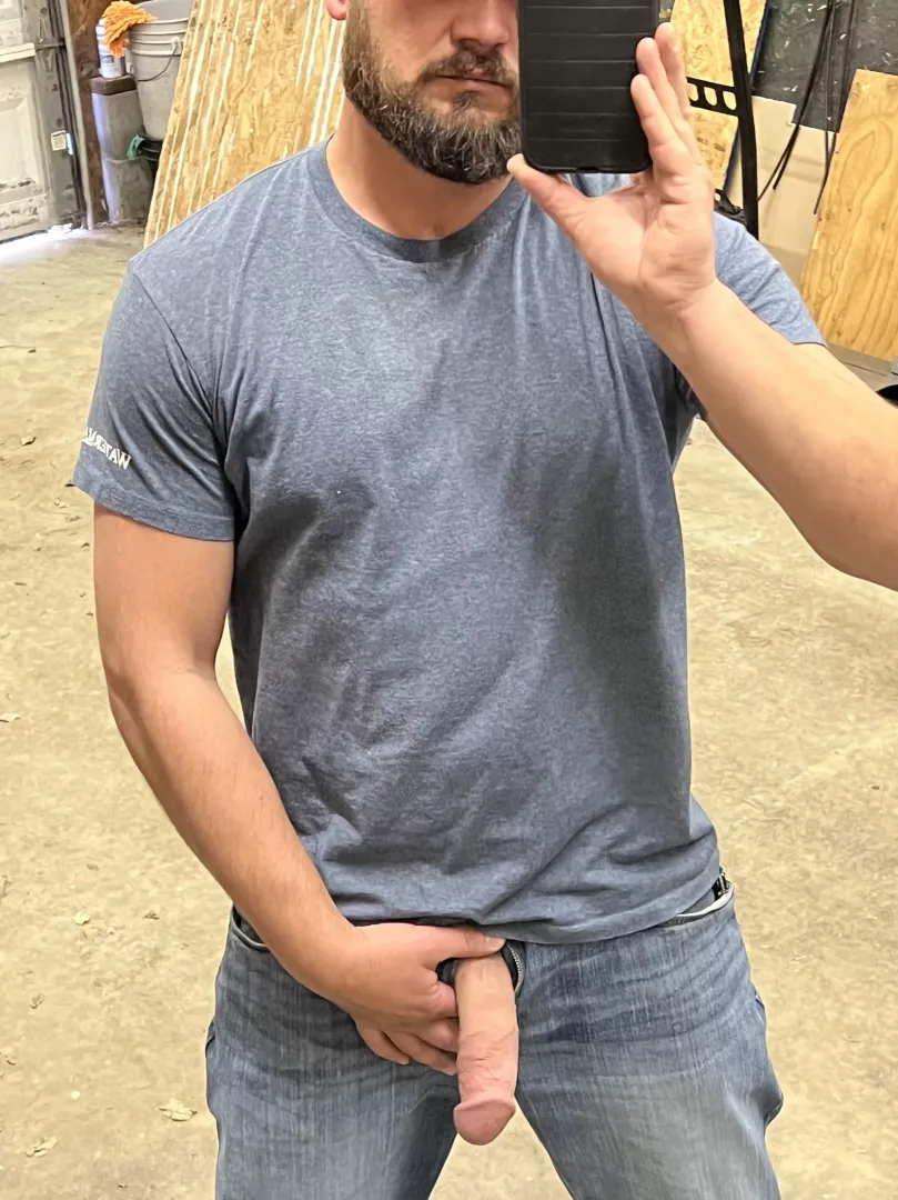 [36] Join me for a quickie in the garage ?