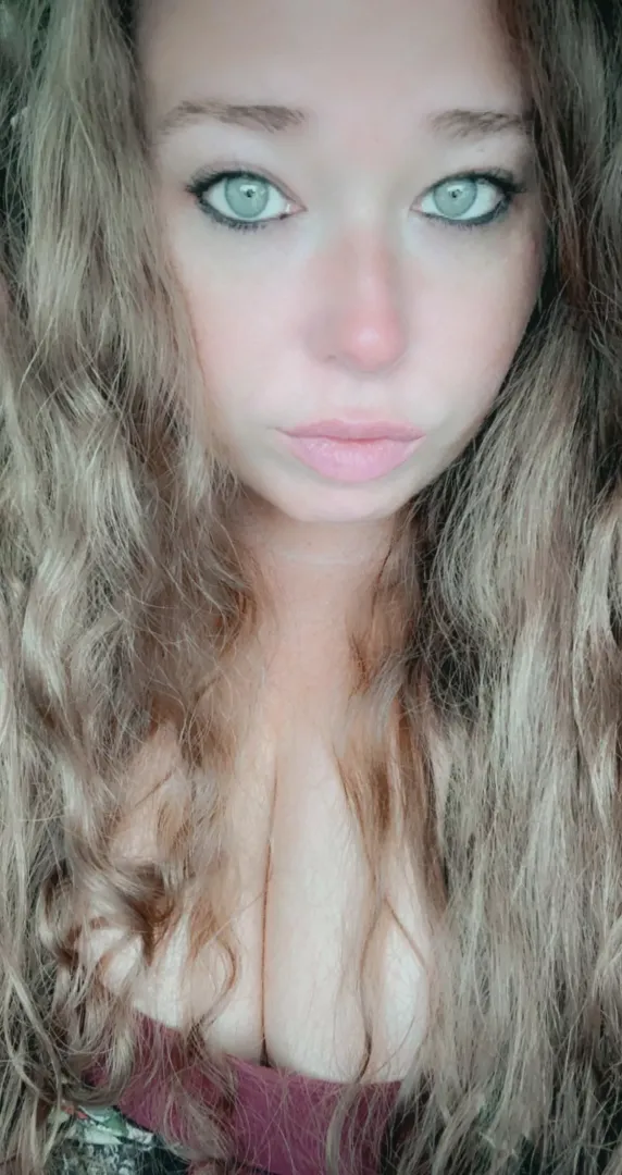 (36) My eyes are up here 😜