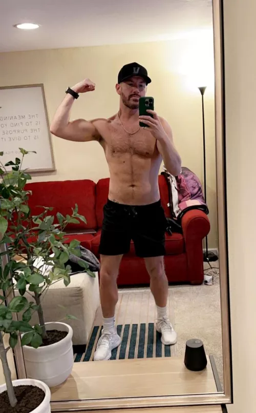 [37] Come on bro, let's go to the gym and get sweaty🥵 