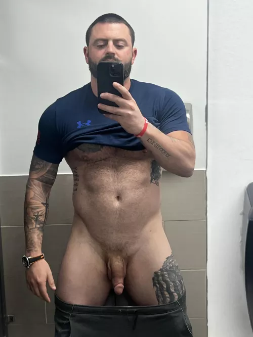 [37] Daddy has big…. Thighs