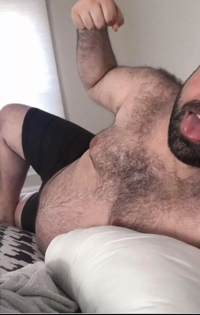 38 bear here for chaser or other sexy bear for Skype