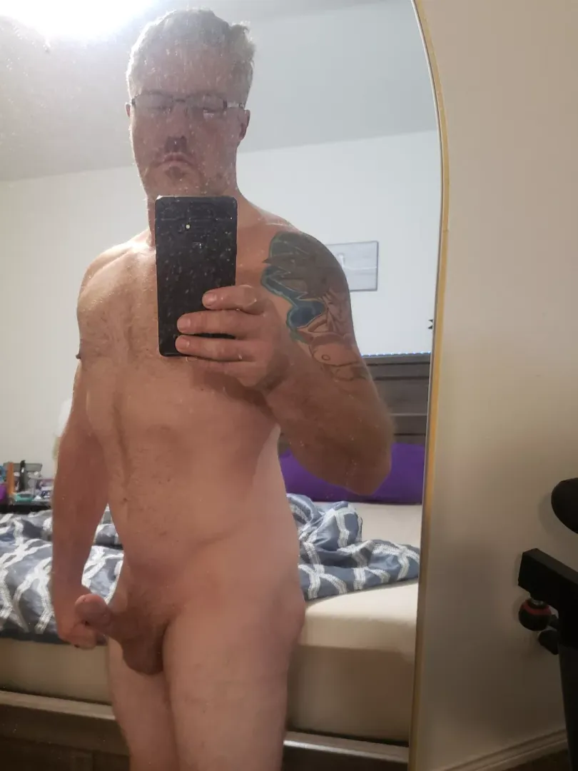 (40) Come wish me a happy birthday. DMs open