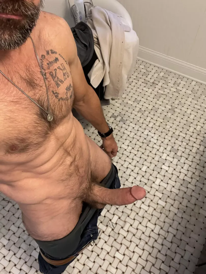 [40] DILF of 4